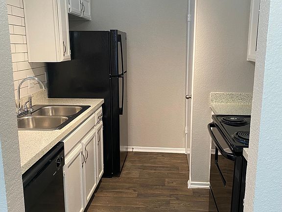 2nd image of 3000 Webb Ave APT 202