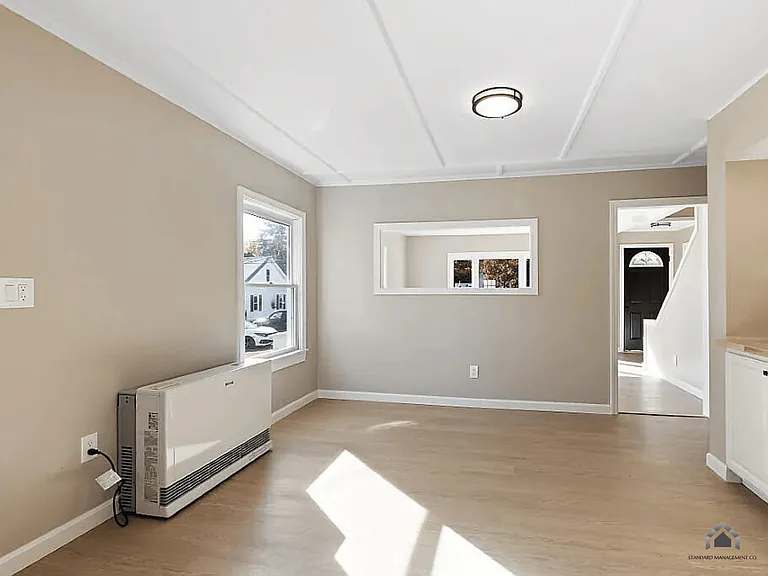 15 Elmhurst St — Photo 11