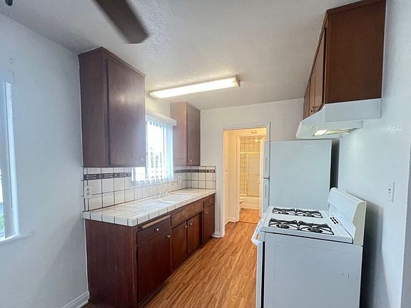 2nd image of 2596 Jefferson St APT 4