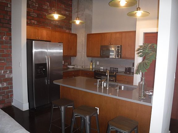 3rd image of 208 Wall St APT 304