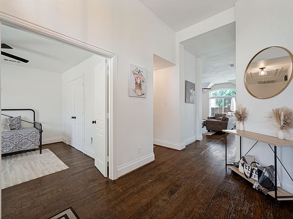 5th image of 2830 Rosewood Blvd