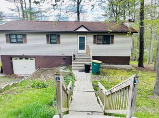5081 Pine Ridge Rd N, East Stroudsburg, PA 18302
