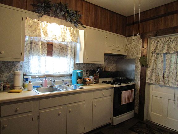 5th image of 907 E Market St
