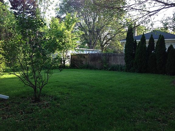 4th image of 960 Margret St