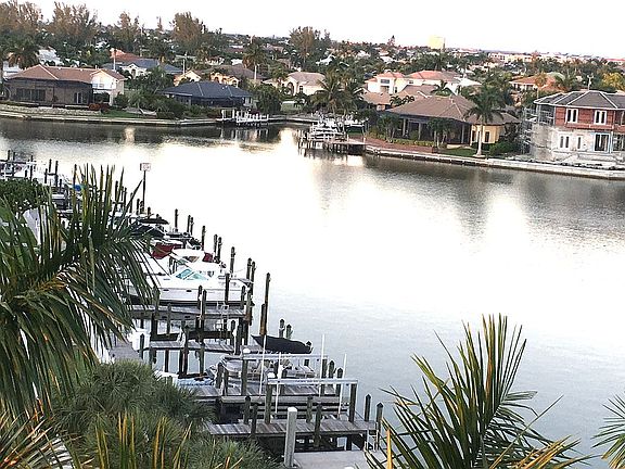 2nd image of 601 Seaview Ct APT 704