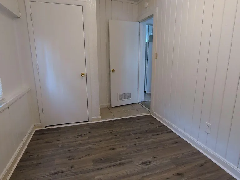 1454 Winthrop St — Photo 9