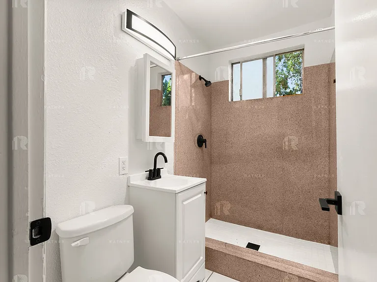 (El/Ti/Yo:B) 5139 White Oak Avenue — Photo 20