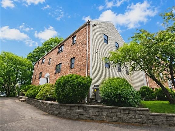 2nd image of 8 Jackson St #C1