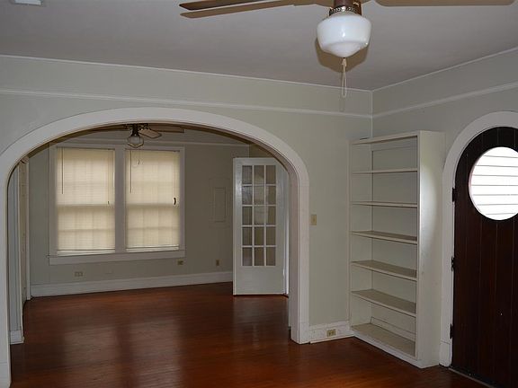 3rd image of 313 Nicholls Ave