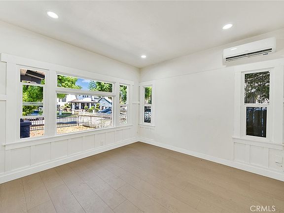 5th image of 1020 W 70th St