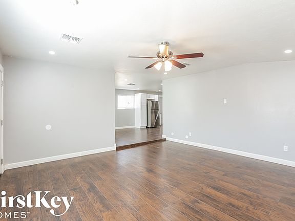 3rd image of 2026 E Don Carlos Ave