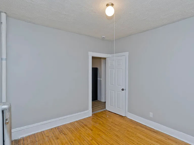 180 Oakland St #7 — Photo 7