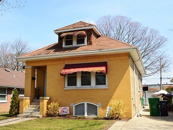 2nd image of 909 Bristol Ave
