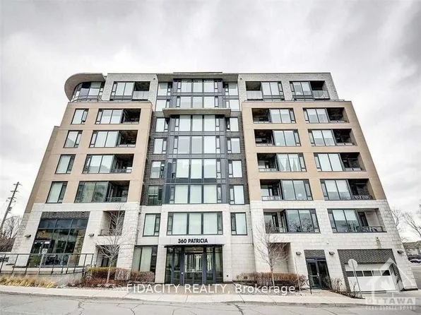 360 Patricia Ave #324, Ottawa, ON K1Z 0A8