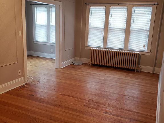 3rd image of 120 Hollywood Ave #A