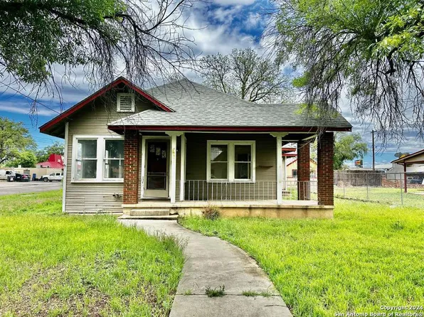 710 20TH ST, Hondo, TX 78861