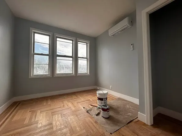 2883 East 195th Street image 3 of 6