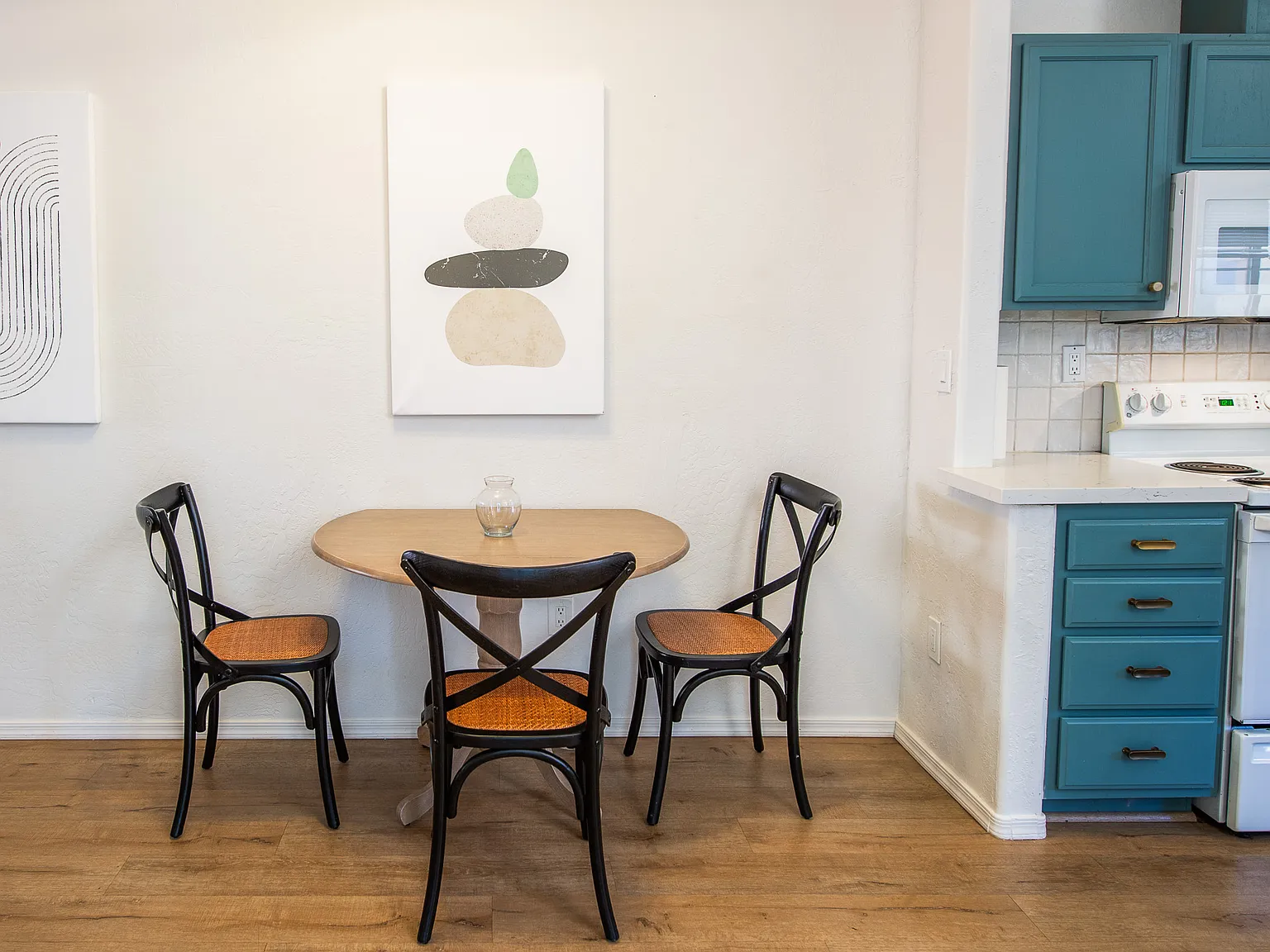 2 bed, $3,222 — Photo 4