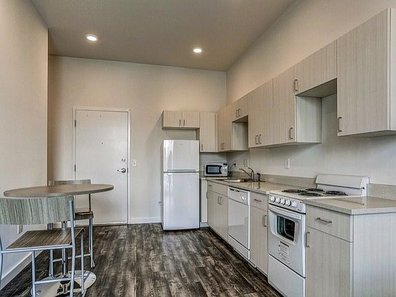 2nd image of 608 Main St Unit 101B