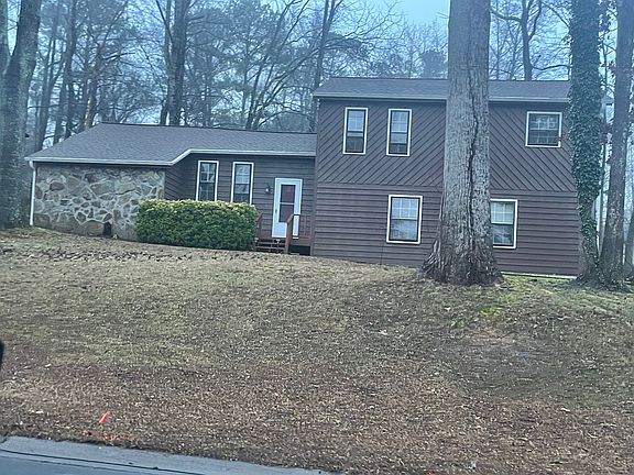 2nd image of 2601 Foxwood Pl SW