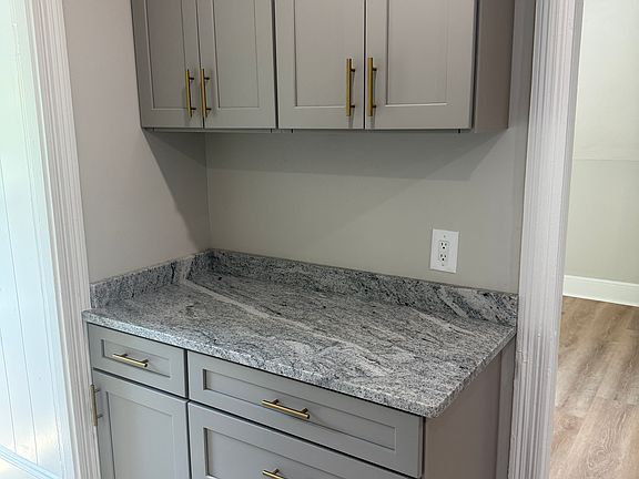 5th image of 138 Wendell St #3