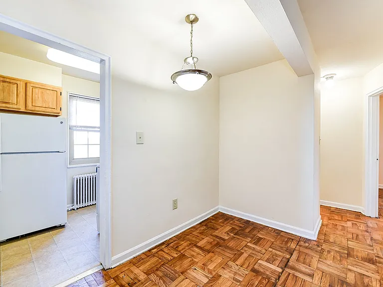 Richman Apartments — Photo 9