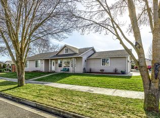 1003 Parkdale Ave, Medford, OR 97501