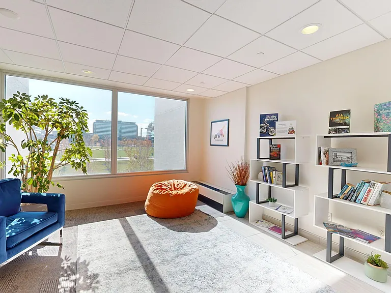 Innova Apartments — Photo 42