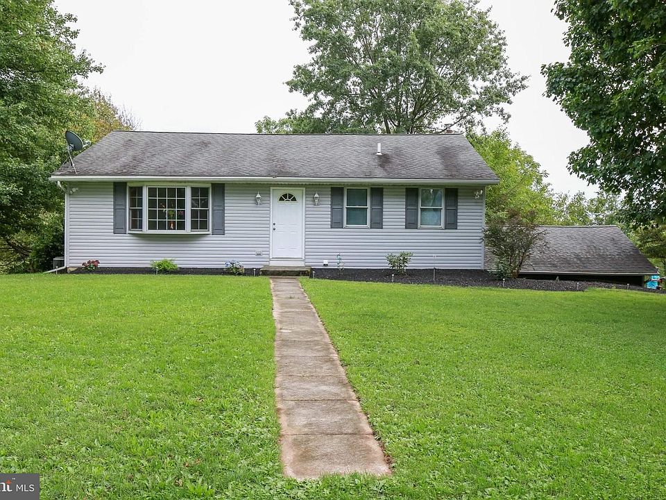 1st image of 204 Beechwood Dr