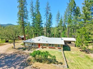 5835 Rogue River Dr, Eagle Pt, OR 97524