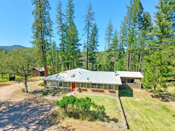 5835 Rogue River Dr, Eagle Pt, OR 97524