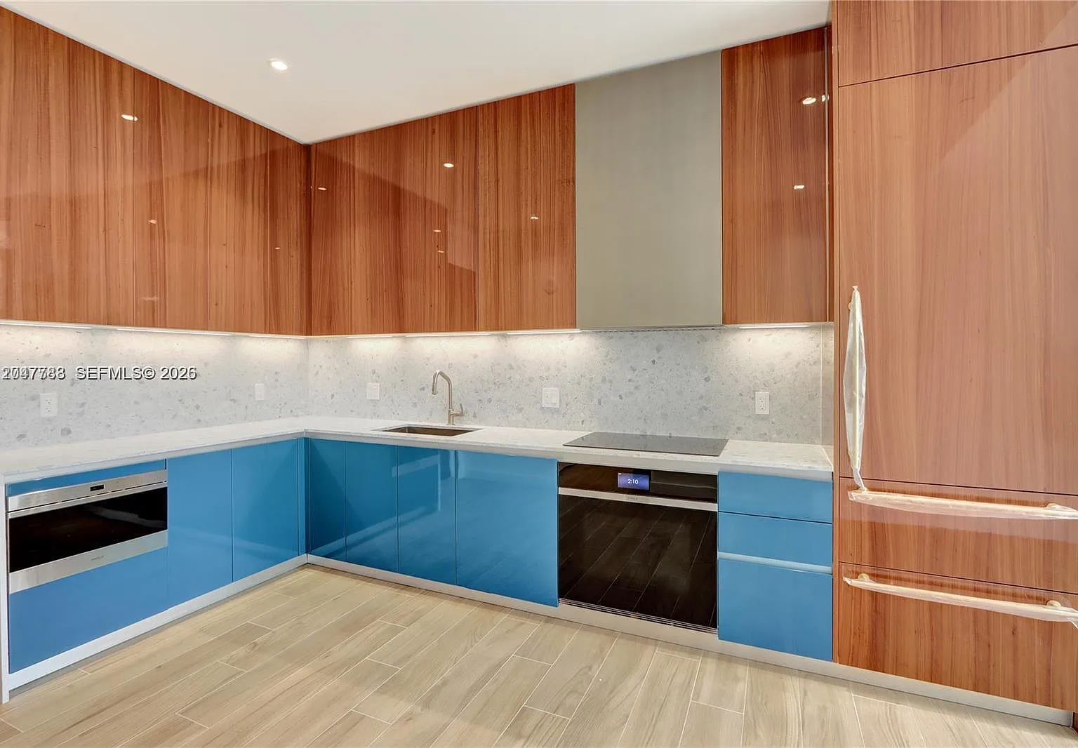 2 bed, 2.0 bath, 846 sqft, $9,500 — Photo 4
