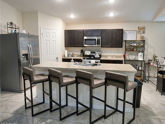 4th image of 2119 NE 6th Pl