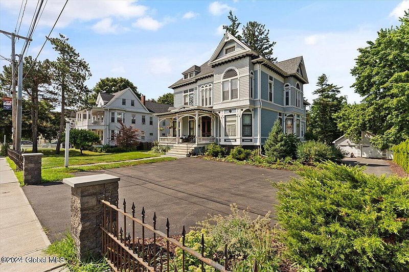 2nd image of 460 Pawling Avenue