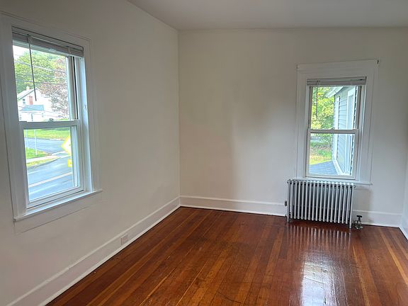 5th image of 489 Walker St #2