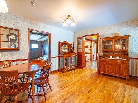 2nd image of 4038 Meadow Ave