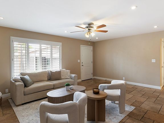 5th image of 524 W FAIRWAY Drive #10