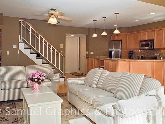 5th image of 1070 S Lake Shore Dr #6-A2