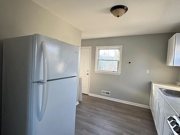 2nd image of 40 Liberty St