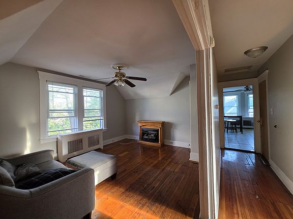 5th image of 64 Stanley St #3A
