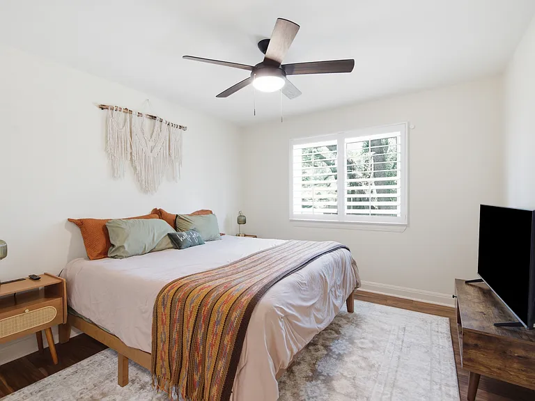 5803 Cedar Cliff Dr — Photo 10