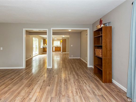 4th image of 4133 SE Harriet St