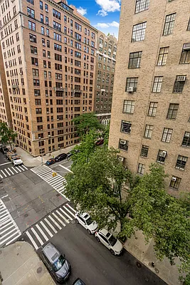 Rented by Moises Farhart, LREB | media 4