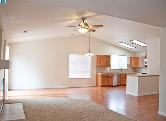 5th image of 263 Garlin Ct
