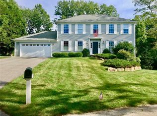 40 Berkeley Rd, Warwick, RI 02818