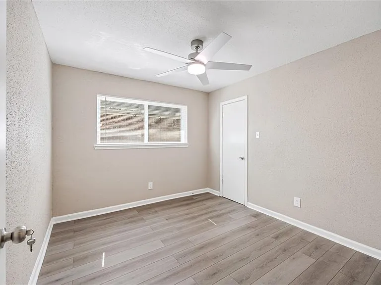 9614 Bean St — Photo 19