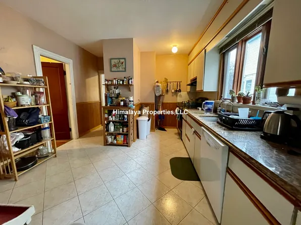 226 Powder House Blvd #1, Somerville, MA 02144