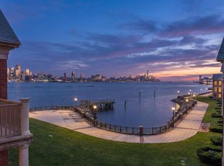 36 Regency Pl #36, Weehawken, NJ 07086