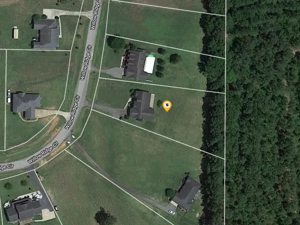 141 Willow Ridge Cir, Thomasville, GA 31757