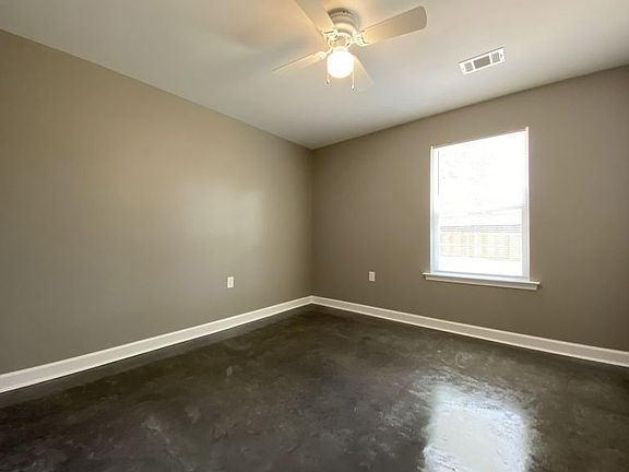 4th image of 103 Teresa Ln